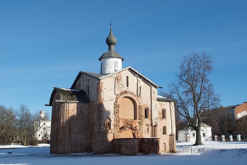 SHA_4126.jpg - Церковь Параскевы-Пятницы на Торгу 1207 г.